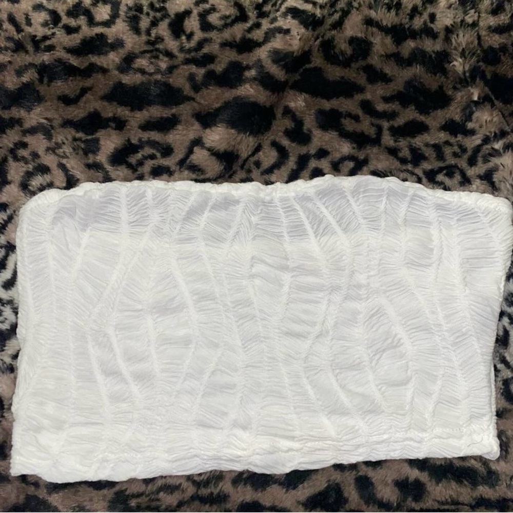 white tube top 🤎